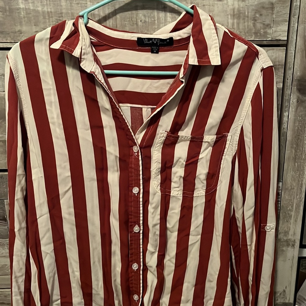 button down top - Picture 2 of 4